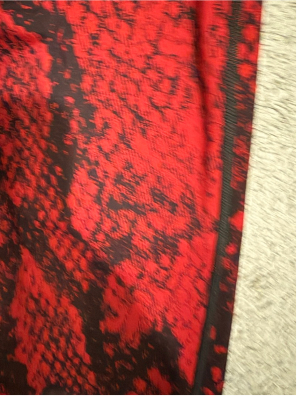 Women's Nike Dri-FIT Red Black Snake Print Leggings S - Picture 7 of 8